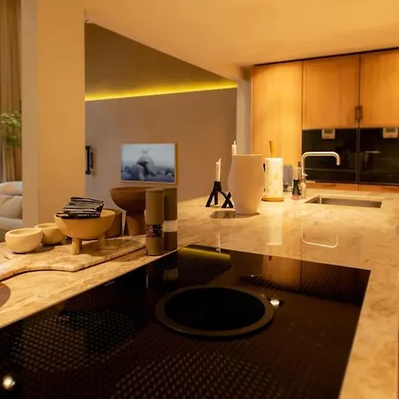 Newly Renovated Luxurious 200 Sqm Loft In Centre *