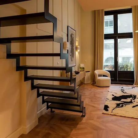 Newly Renovated Luxurious 200 Sqm Loft In Centre 公寓
