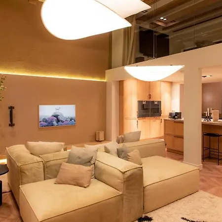 公寓 Newly Renovated Luxurious 200 Sqm Loft In Centre *
