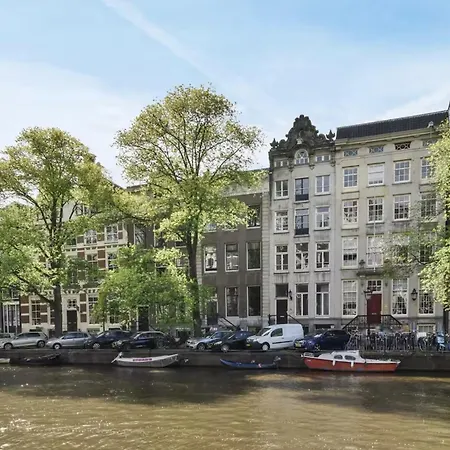 Newly Renovated Luxurious 200 Sqm Loft In Centre Apartment