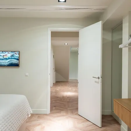 Apartment Newly Renovated Luxurious 200 Sqm Loft In Centre