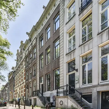 Newly Renovated Luxurious 200 Sqm Loft In Centre Apartment *