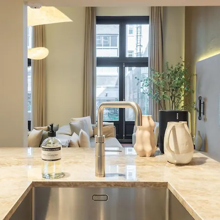 Newly Renovated Luxurious 200 Sqm Loft In Centre Apartmán *