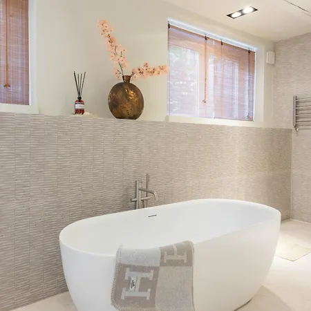 Apartmán Newly Renovated Luxurious 200 Sqm Loft In Centre *