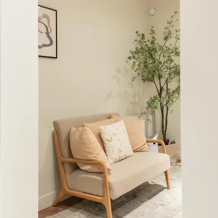 Newly Renovated Luxurious 200 Sqm Loft In Centre *