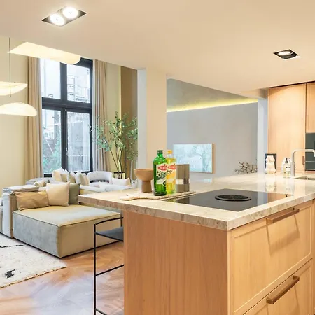 Newly Renovated Luxurious 200 Sqm Loft In Centre