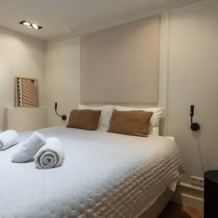 Newly Renovated Luxurious 200 Sqm Loft In Centre